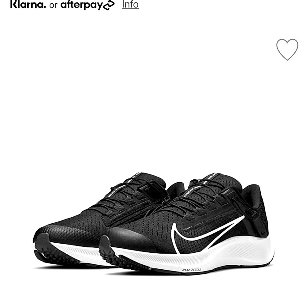 BNIB black/white Nike Air Zoom Pegasus with working zipper to take your on/off